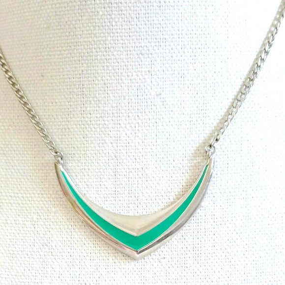 Bcbgeneration Silver V Collar Necklace 17" Green Enamel Retro Boho Choker - Picture 1 of 6